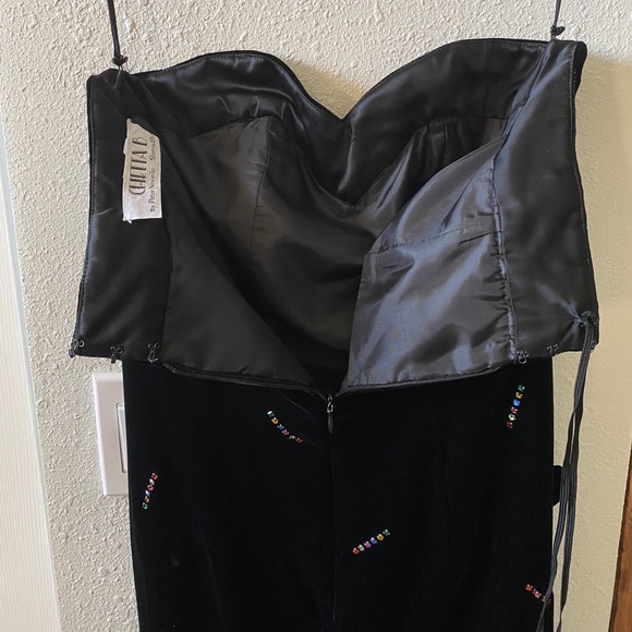 Vintage Black Strapless Sweetheart Velvet Dress